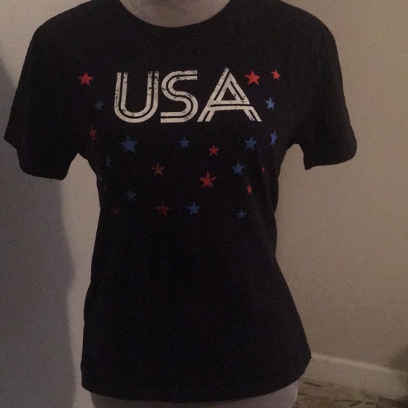 Sale🌼Modern Luxe Tee Shirt 💯%cotton Graphic Tee black with USA letters. Size M - Picture 2 of 6